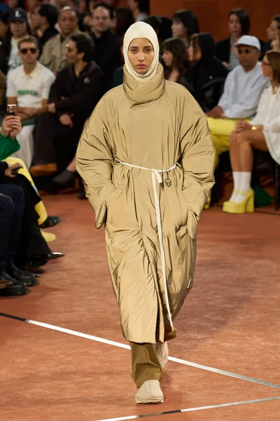 Look 11